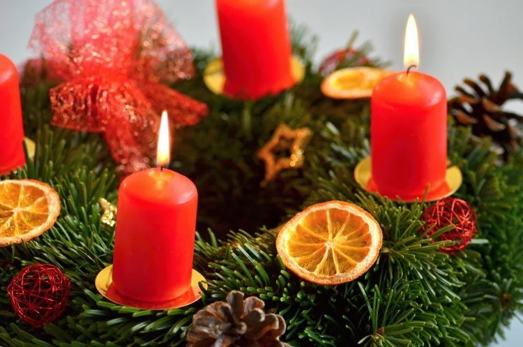 Adventní věnec zelená a červená